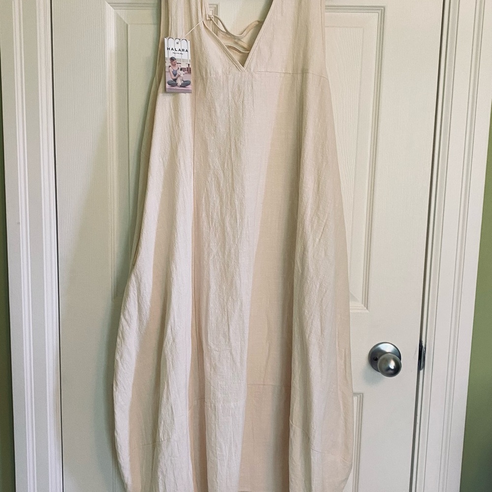 🎉Host Pick🎉HALARA Cream Sleeveless Dress - Picture 2 of 10